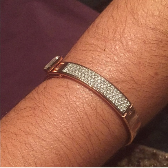 NWT Swarovski Gave Bangle - Picture 5 of 9